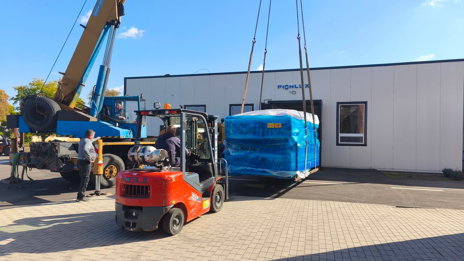 Megérkezett az új szállítmány! Lézerhegesztő, lézervágó és lézertisztító gépek.